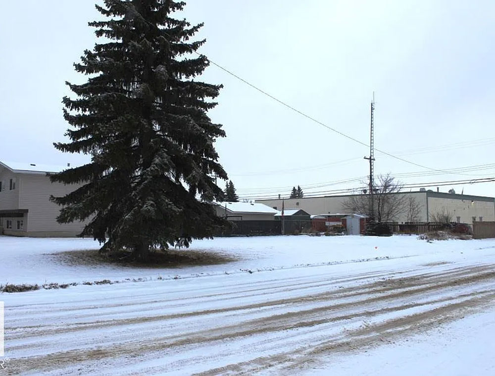 50×140 ft Corner Lot in Tofield – Residential Tax Incentive Available